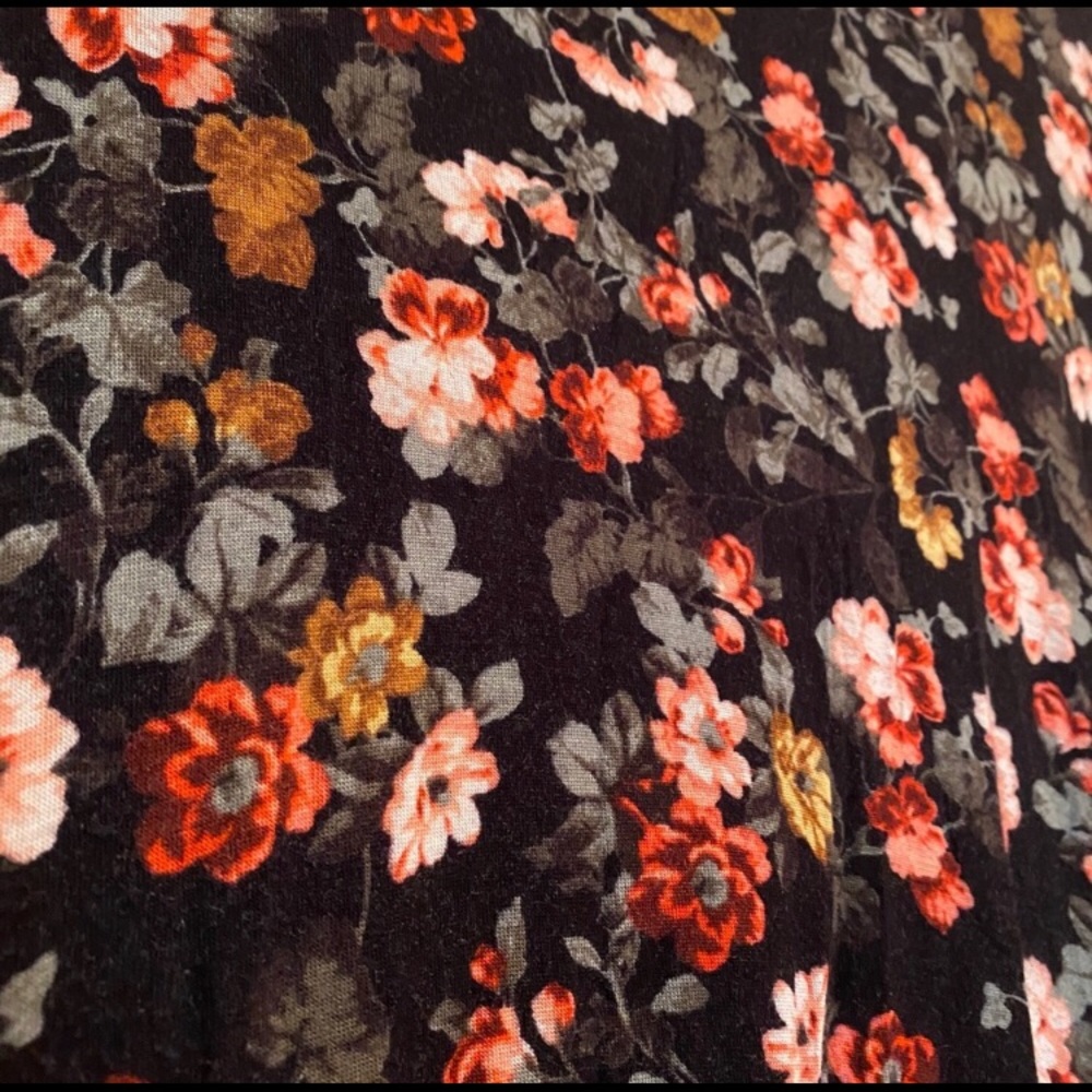 Annabelle Floral Hi-low Tunic. Large - Picture 8 of 8